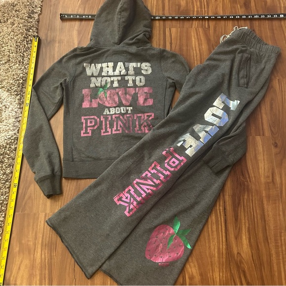 🍓🍓Adorable Y2K Victoria’s Secret Pink Strawberry set Hoodie sweat pants - Picture 16 of 16